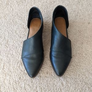 Excellent condition Universal Thread Wenda booties